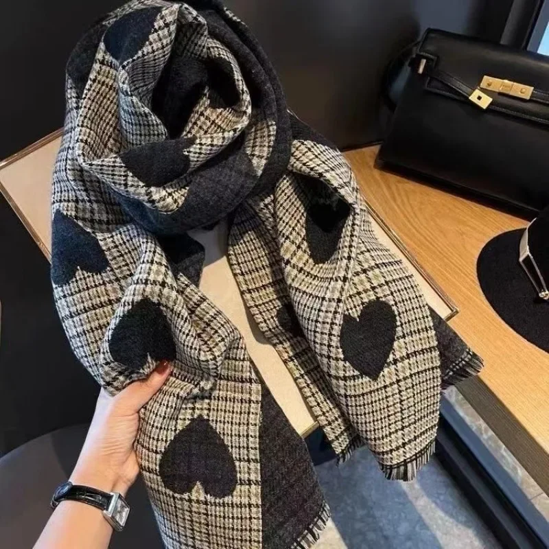 High end versatile heart-shaped plaid scarf Korean version warm and cold resistant imitation cashmere yarn neck protection scarf