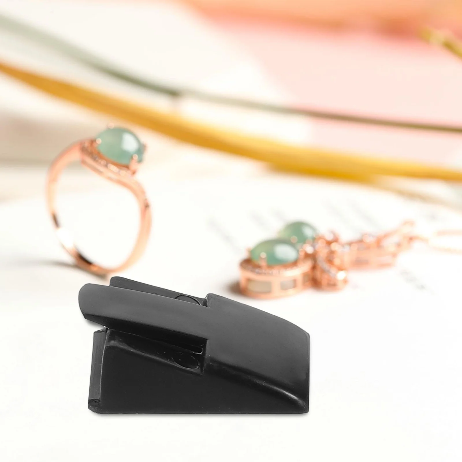 20個のミニマリストプラスチックリングホルダーディスプレイスタンドジュエリーベンダーに最適小売結婚指輪オーガナイザージュエリーオーガナイザー