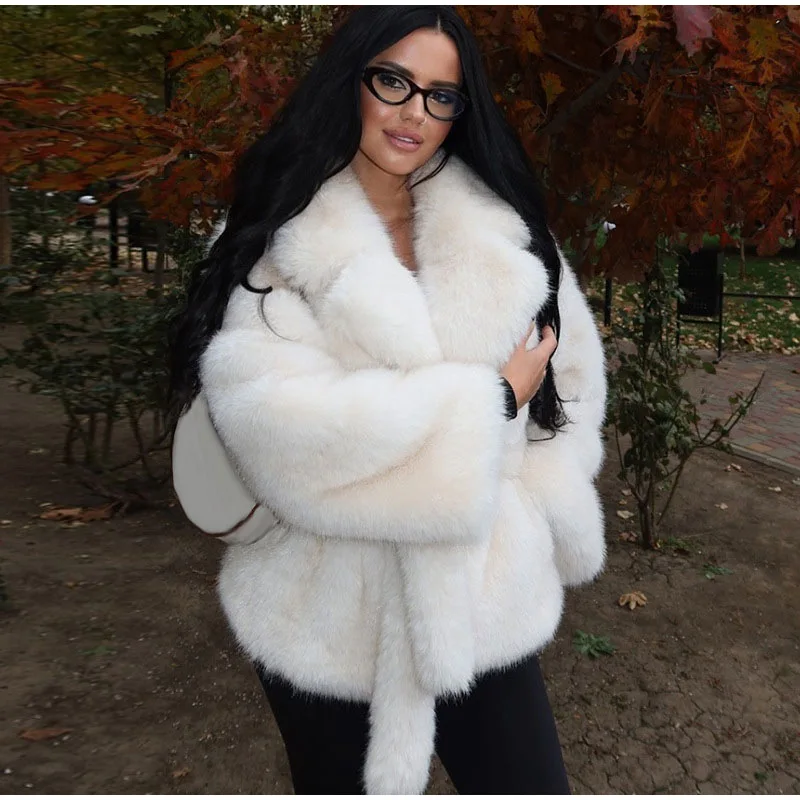 Cappotto con risvolto in pelliccia sintetica moda da donna elegante giacca per il tempo libero con lacci allentata solida inverno nuova giacca da donna in pelliccia calda per tenere al caldo