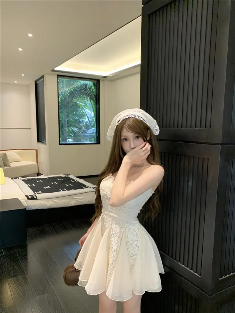 

Женское летнее модное платье-сарафан с кружевными вставками, пышной юбкой и бретельками со стразами, из смесового хлопка