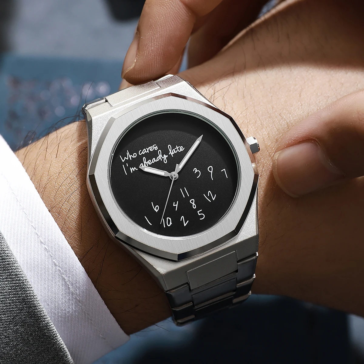 Modische Luxuriöse Exquisite E – Luxury Watch Arabic Bewertung und Preis
