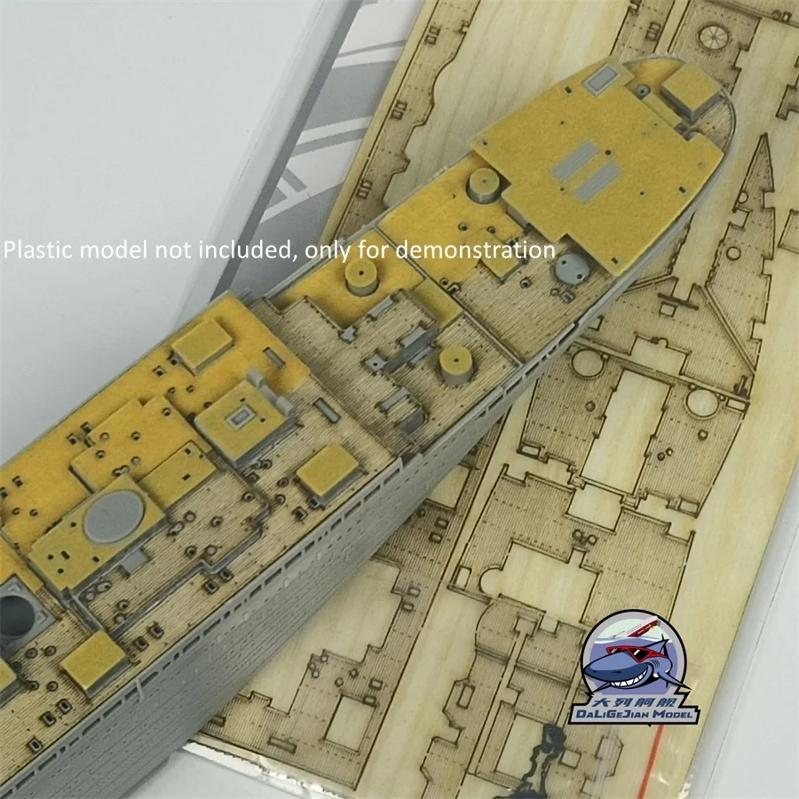 Foglio per mascheratura con ponte in legno in scala 1/700 per HobbyBoss 83422 HMHS Britannic Model Kit CY 700125