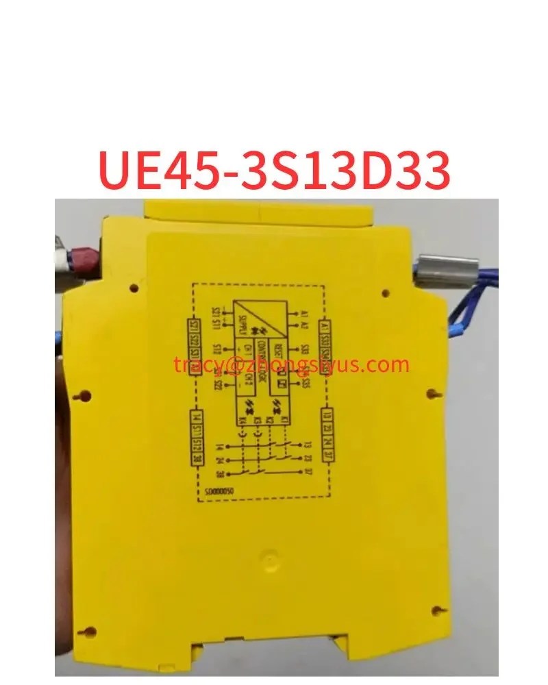 

Used UE45-3S13D33 PNOZ (safety relays)