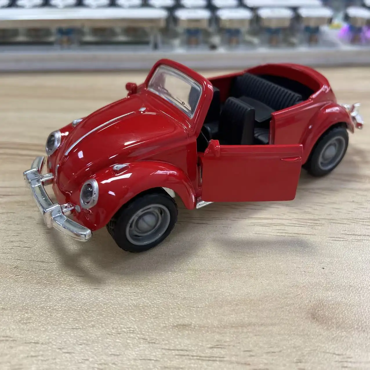 1 Stück, im Beutel verpacktes, klassisches, im Vintage-Stil gehaltenes, aus Zinklegierung gefertigtes Automodell, Retro-Roadster, mit Rückziehfunktion, aufklappbare Seitentüren. – Detail 26