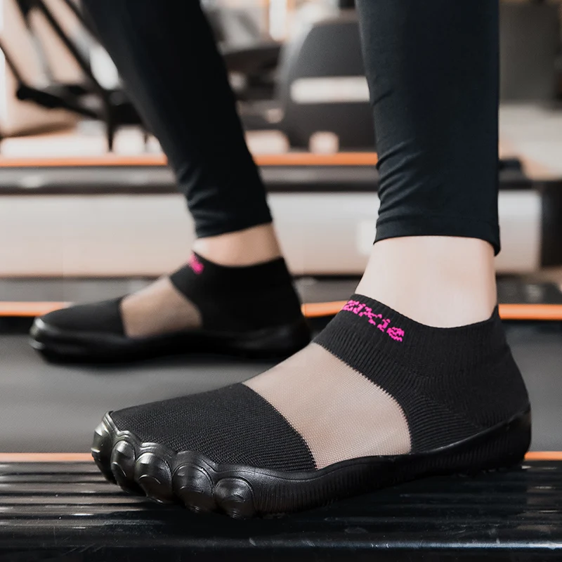 Zapatos acuáticos para mujeres y hombres, zapatos de agua descalzos de secado rápido para exteriores, playa, aguas arriba, zapatos de natación, zapatillas Unisex