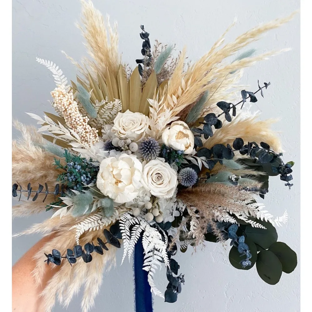 Fiori secchi, Bouquet di erba di pampa di peonia bianca blu polverosa sposa e damigelle d'onore, fiori da sposa