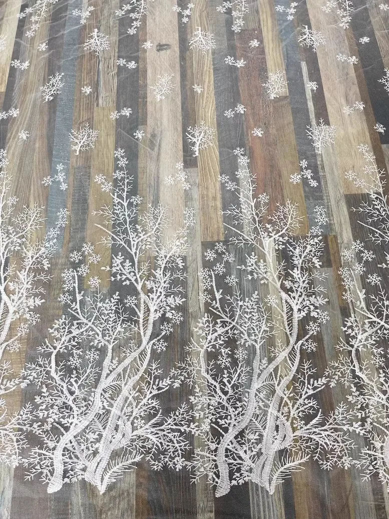

Новая мягкая сетчатая ткань с вышивкой снежинок и елочных веток, материал для свадебных платьев и ципао, ткань для пошива платьев, 1 ярд