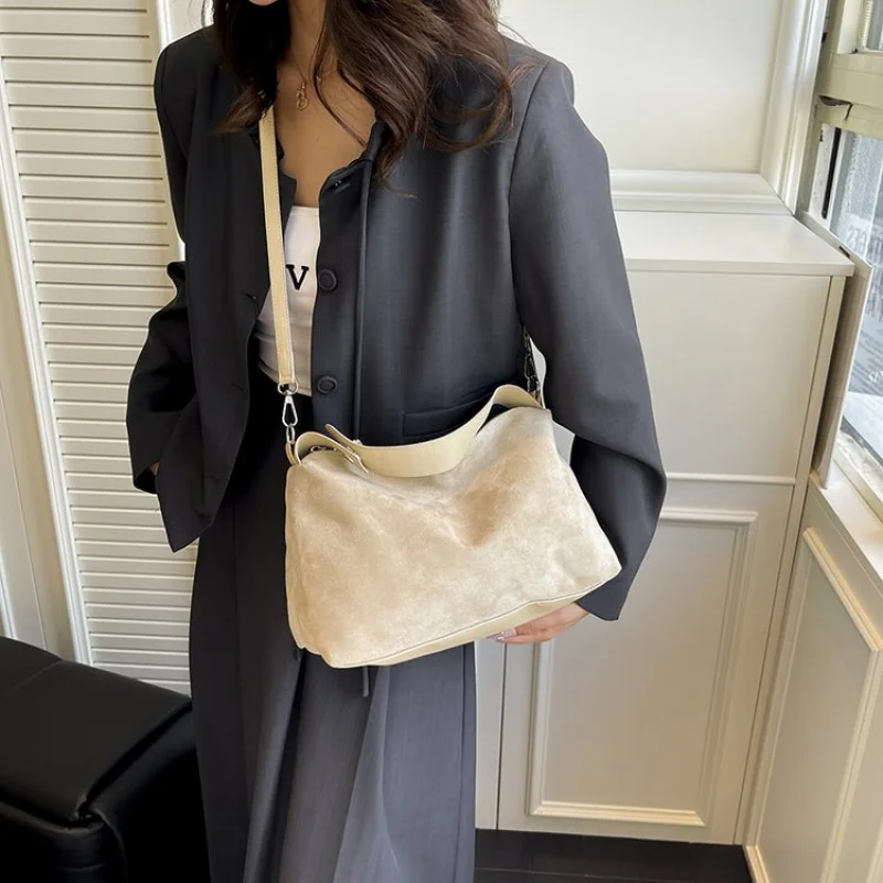 Tas Tangan Wanita Modis Terbuat Dari Kulit Premium Dengan Gaya Kasual Sederhana Vintage Dan Rapi Ala Paris ​