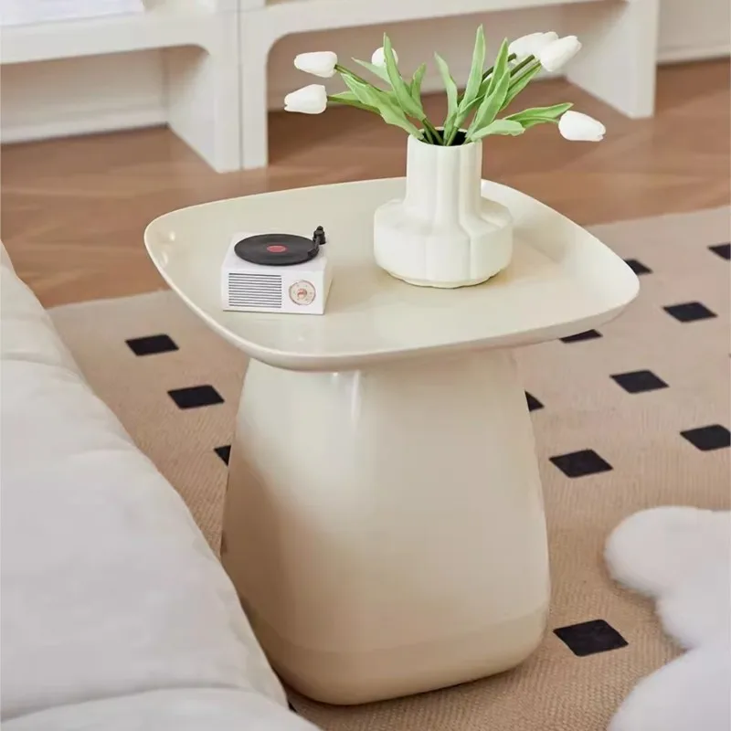 MOMO Scandinavian Sofa Side Table Ins Simple Modern Living Room Round Table Household Creative Bedside Plastic Coffee Table