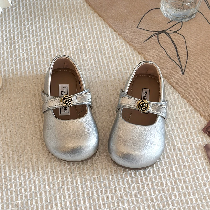 

Новые детские туфли Мэри Джейн с цветочным узором для девочек, на мягкой подошве, для принцесс, для свадьбы, вечеринки, школы, повседневной носки, модные хиты 2026 года