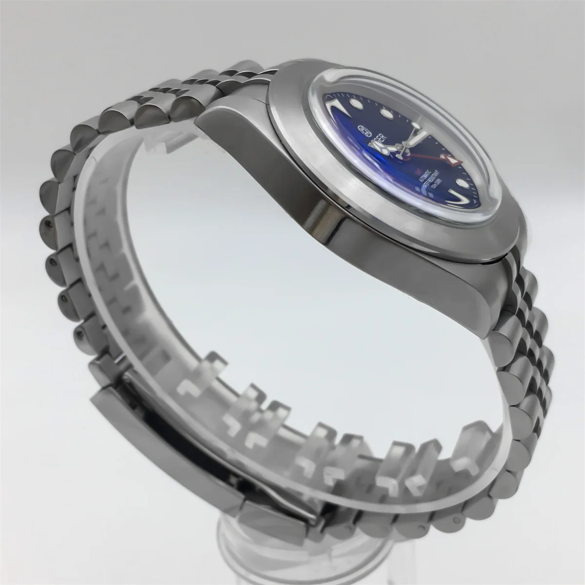 40 mm NH34A Herrenuhr, gebürstetes Edelstahlgehäuse, AR-Kuppelglas, schwarzes Zifferblatt, orange-rotes GMT-grünes, leuchtendes Edelstahlarmband