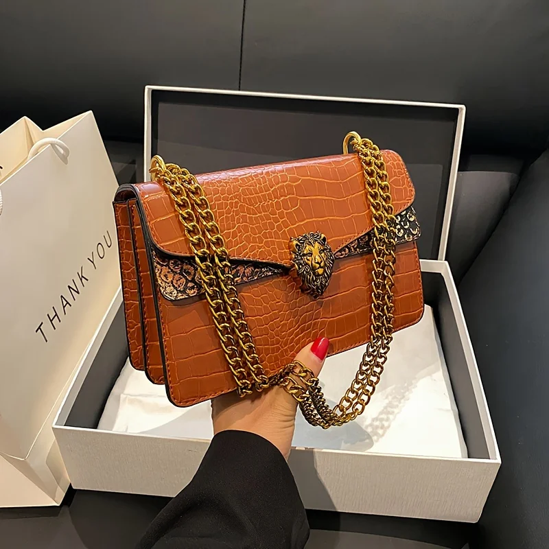 Classic Niche Design Mini Square Shoulder Bag Fully Equipped with Fashionable Clamshell Lion Button Decorated Chain Bag