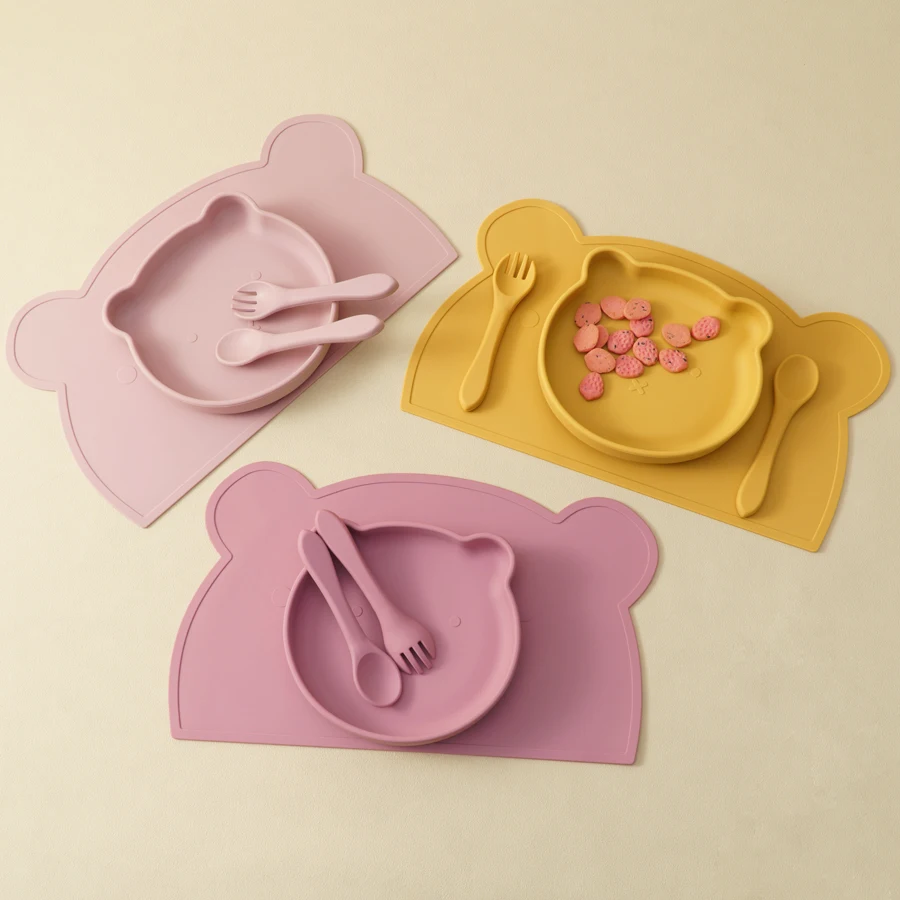 BPA Free 4PCS Silicone Children Tableware Baby Feeding Set Silicone Dinner Plate Spoon Fork Silicone Placemat Baby Stuff