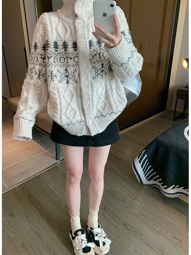 Cappotto maglione lavorato a maglia da donna con ricamo retrò collo alto cardigan aperto capispalla invernale caldo morbida fibra di poliestere