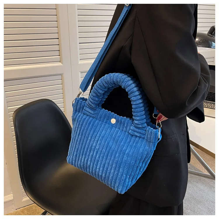 Damen 2026 Herbst-Winter Neuer Stil Koreanische Ins Denim Samt Plüsch Schulter-Umhängetasche Hochwertige Handtasche für Frauen – Detail 11