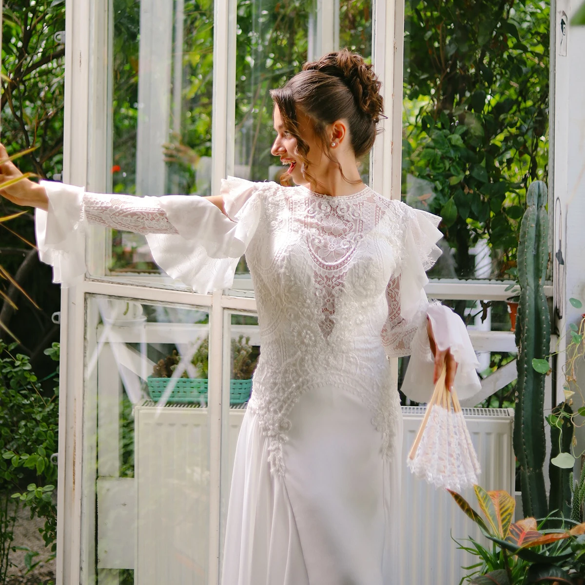 Abito da sposa senza schienale a maniche lunghe con volant applicato in pizzo personalizzato Plus Size girocollo morbido chiffon A Line Abiti da sposa