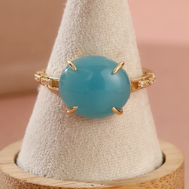 Elegant Minimalist Smooth Synthetic Aquamarine Golden Charm Ring Women's Luxury Temperament Banquet Festival Jewelry Accessories