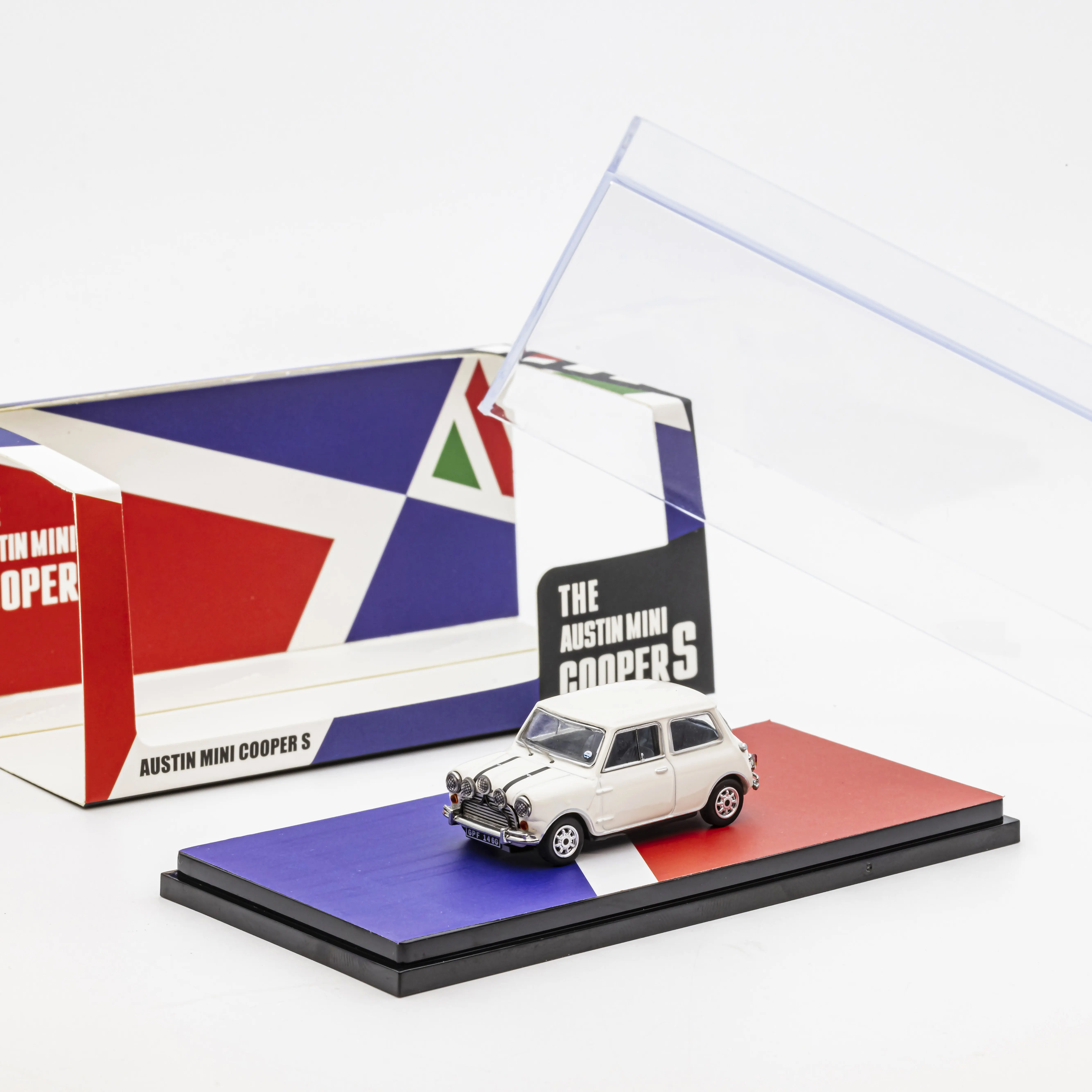 

Коллекционная модель автомобиля GCD 1:64, цельнометаллическая, классическая, белая, красная, синяя, в миниатюрном масштабе, с однотонным покрытием, сувенир
