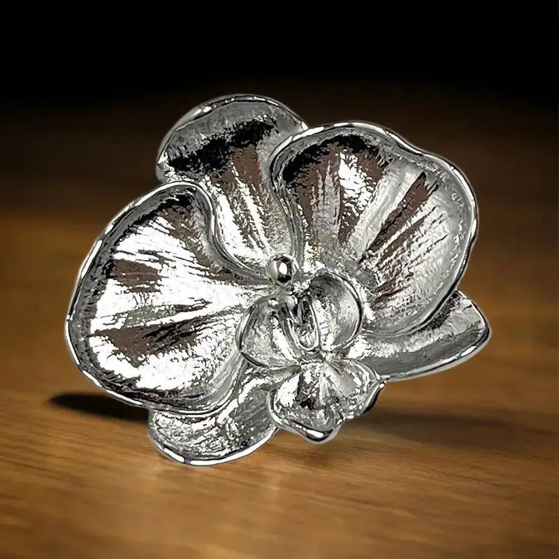 Traditional Phalaenopsis Lapel Pin for Women and Girls Elegant Metal Flower Party Attire Jewelry Accouterments Gift