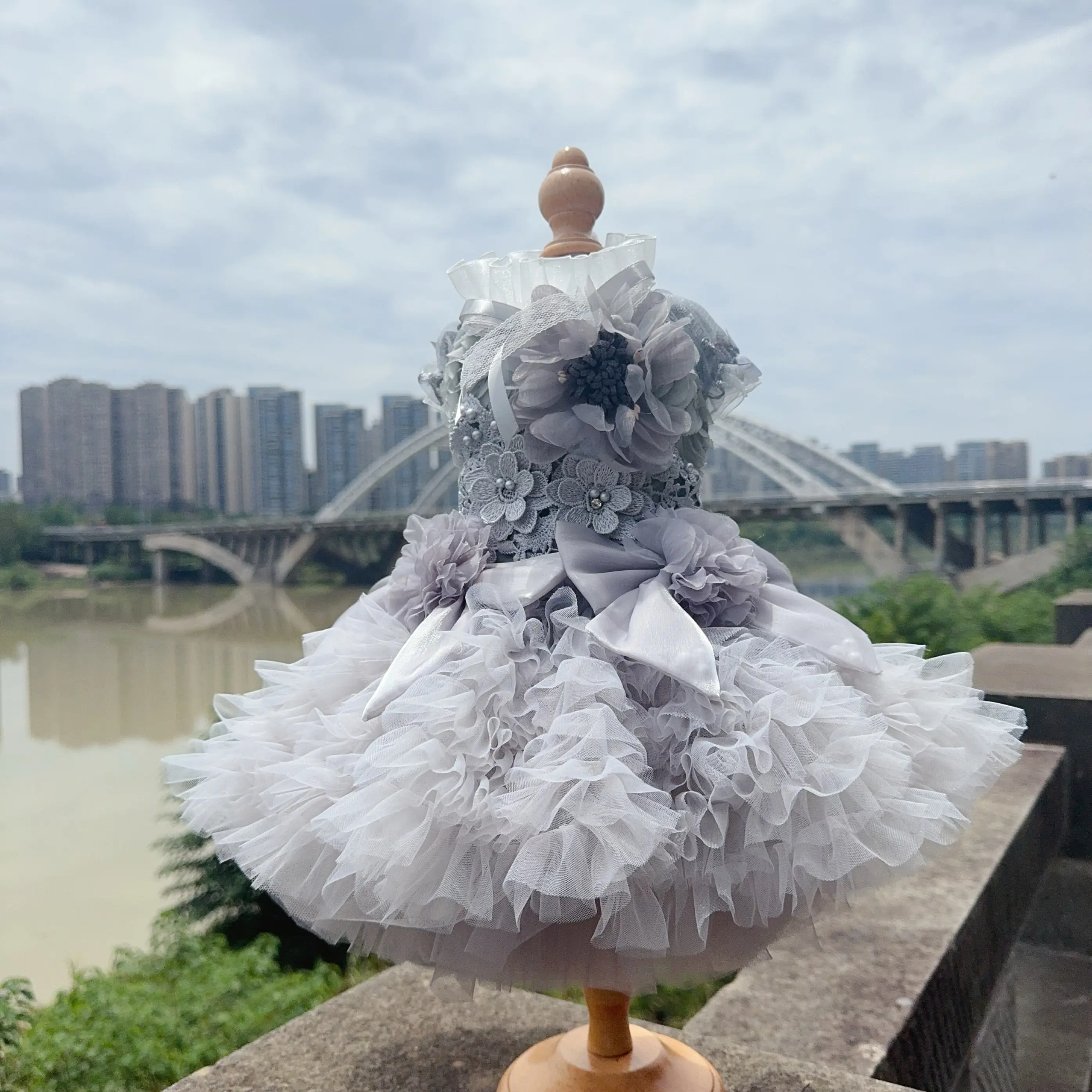 

Luxury Handmade Princess Dress for Small Medium Dogs High-End Lace Long Tail Doggy Photography Costume Fashion Pet Clothes