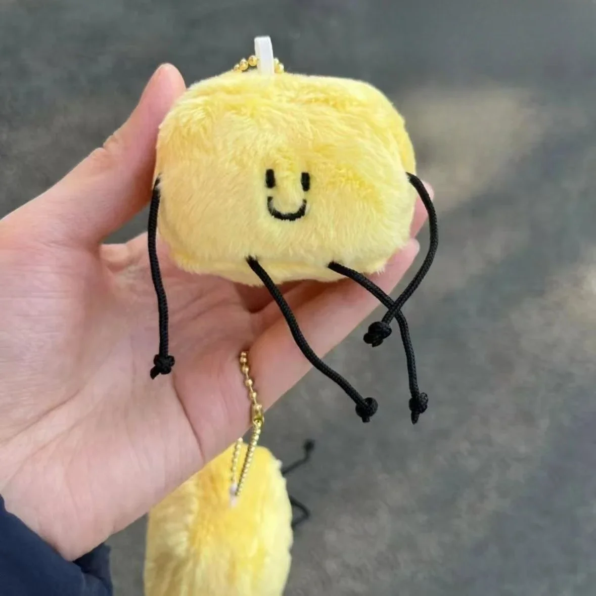 愛らしいぬいぐるみバター人形キーリング漫画バックパックペンダントクリエイティブ車のキーホルダーギフト女の子女性ファッションおもちゃ