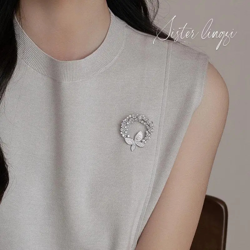 Vintage Butterfly Floral Brooch for Women Delicate Synthetic Zircon Corsage Lape Pin Elegant Accessory for Sweater Coat Jewelry
