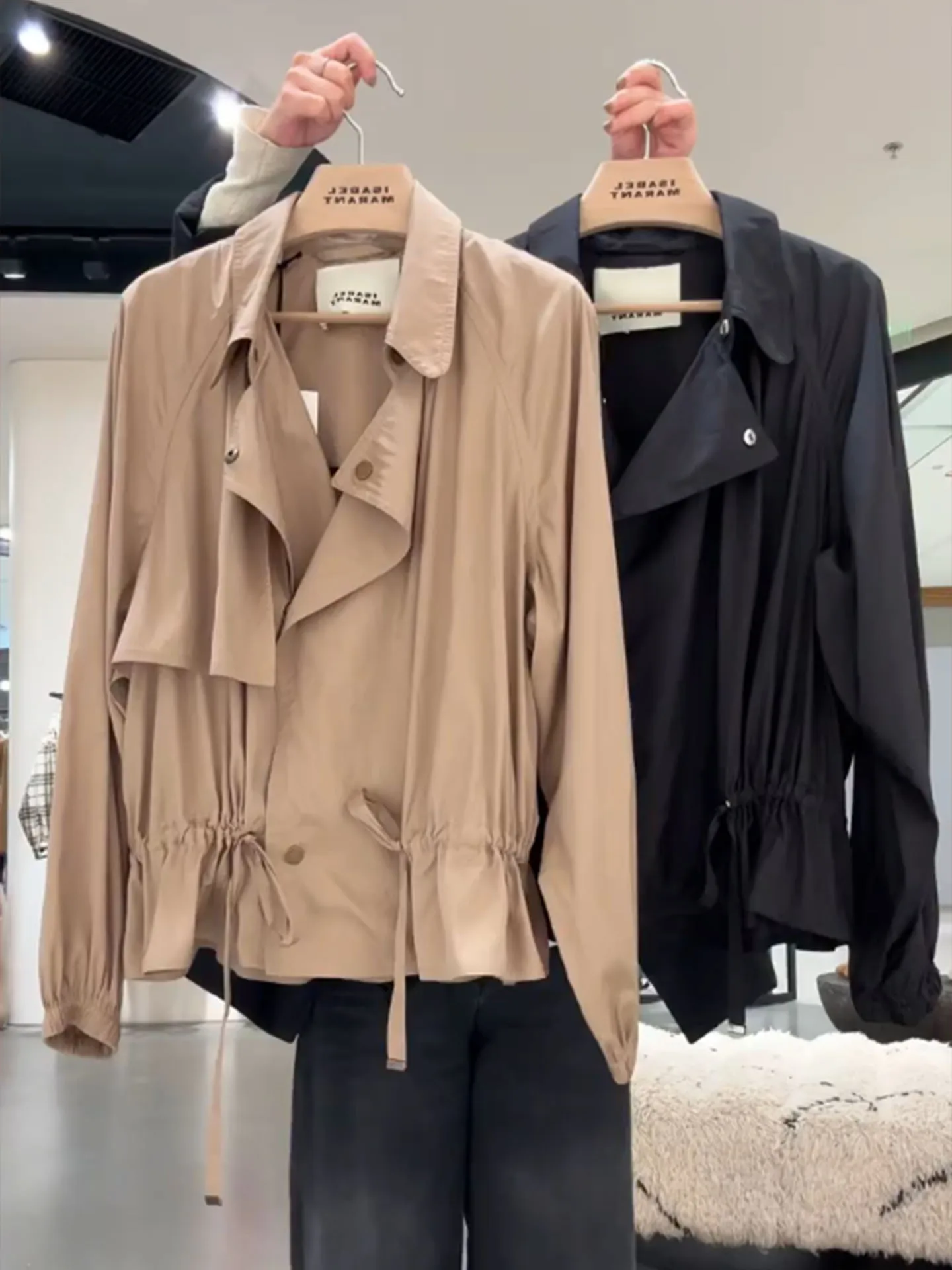 

Женская ветрозащитная приталенная куртка с воротником-стойкой и утяжкой на талии, весна 2026, модная универсальная короткая верхняя одежда