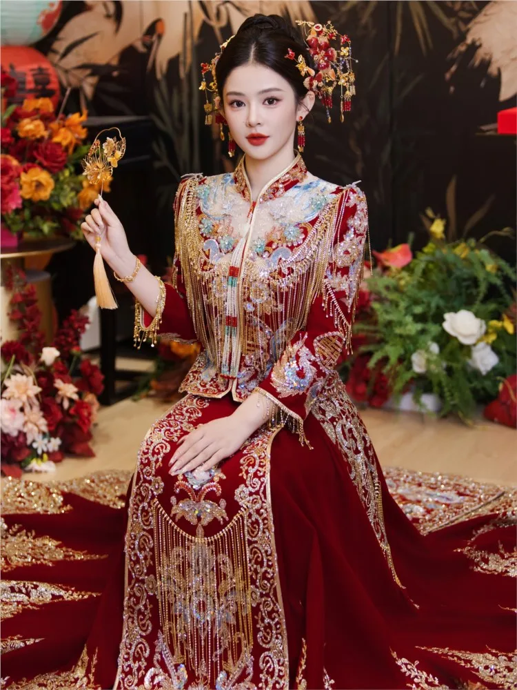 

Heavy industry velvet wedding dress new dragon and phoenix gown Chinese-style bride's attire crown red cape