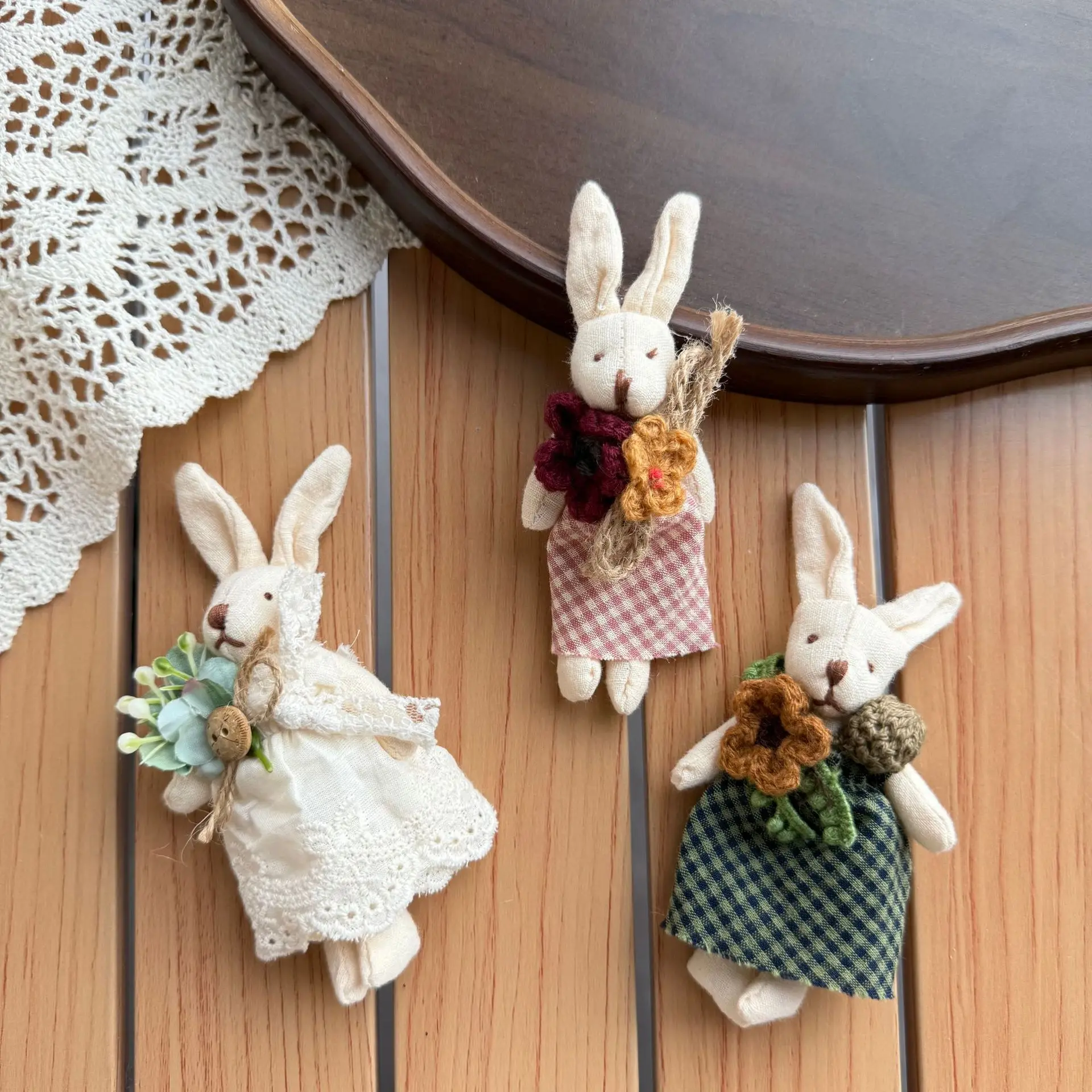 Handmade Fabric Rabbit Brooch Plaid Skirt Bunny Pin for Clothing Bag Scarf Shoes Socks Sweet Kawaii Embellishment