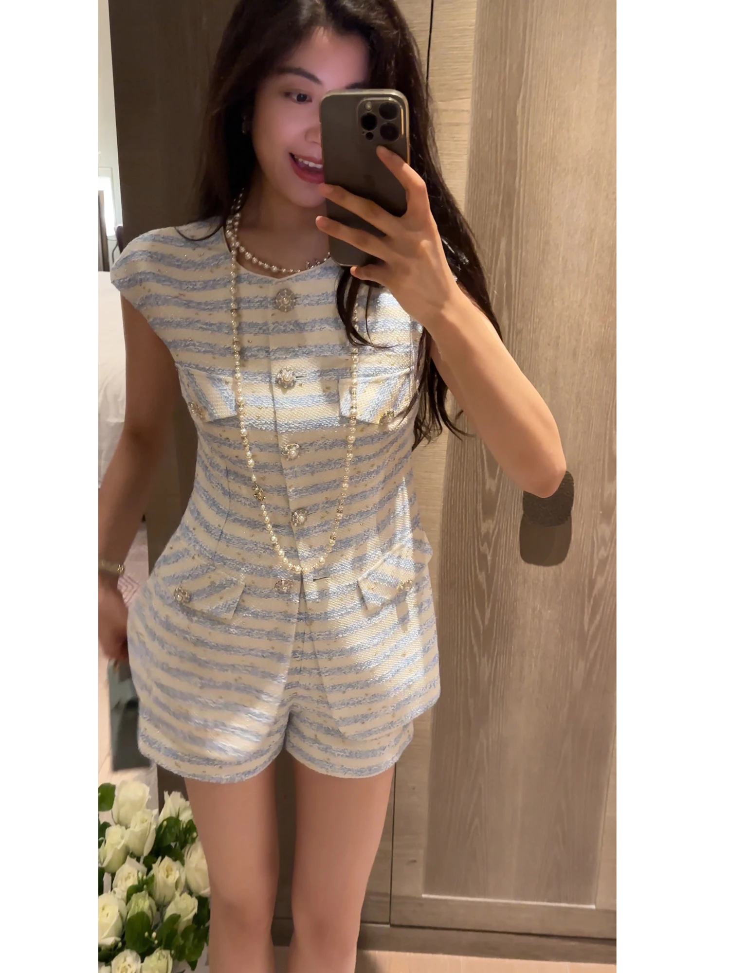 

NCOU Spring 2025 New Style Fashionable Striped Color Block Short Sleeve Vest Shorts Set Elegant Ageless Small Fragrance Style