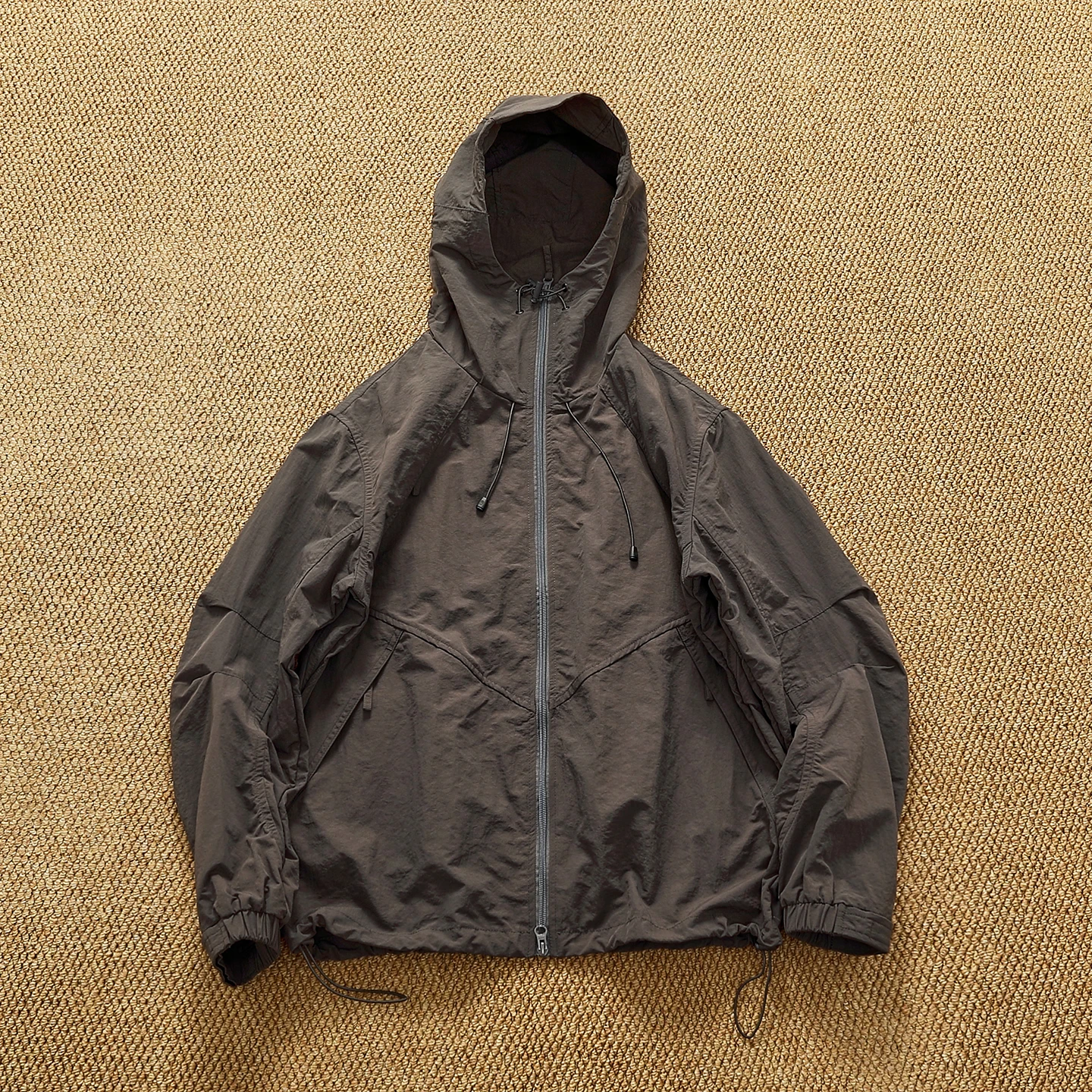 معطف Jaet وظيفي أنيق للرجال في الهواء الطلق بتصميم غير رسمي وخياطة ملابس عمل طويلة بسحاب للإغلاق