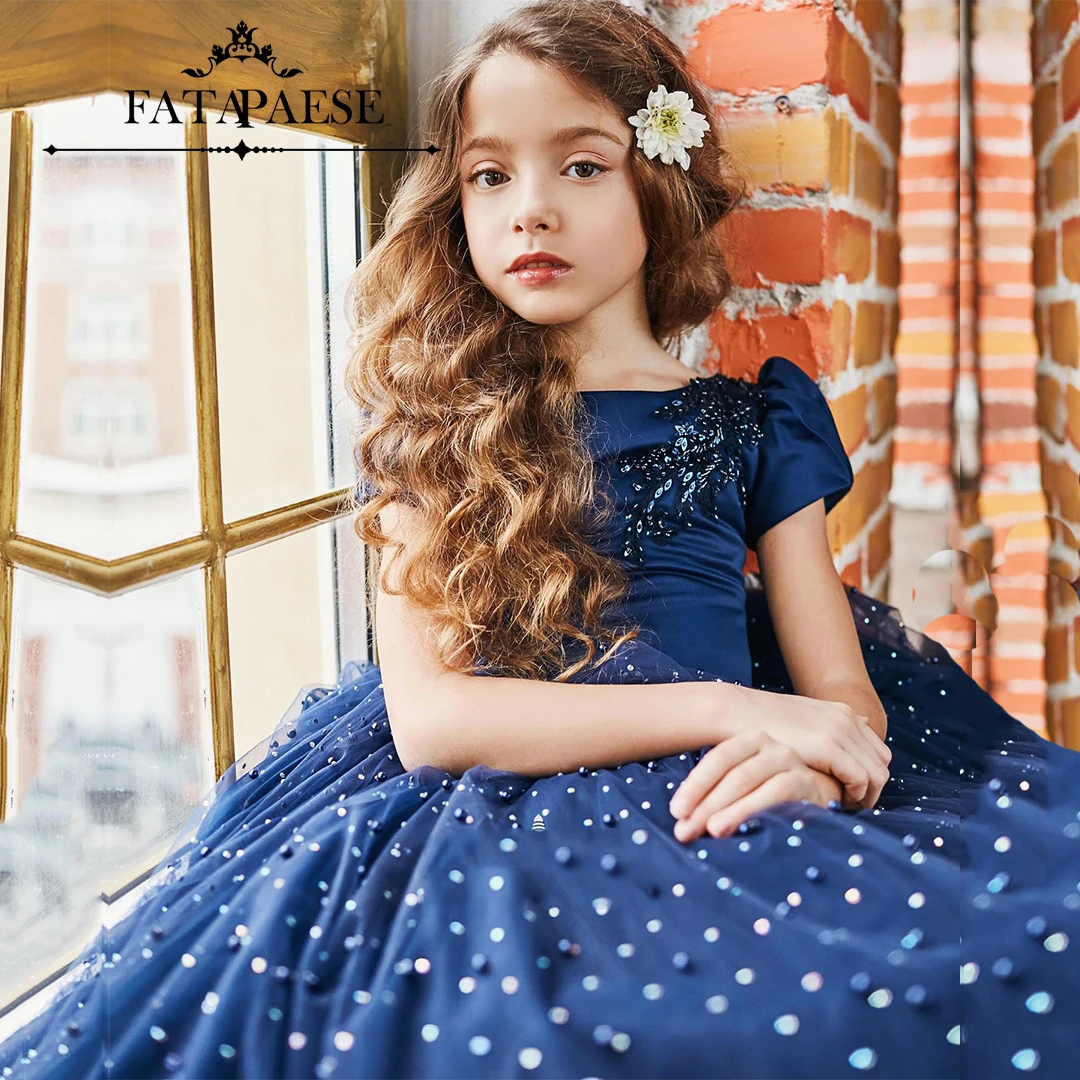 

FATAPAESE Navy Blu Flower Girl Dress Multi-layer Fatina Skirt Lace Edge Lush Bows Pearl Belt Long Ribbons Small Hem Elegant Gown