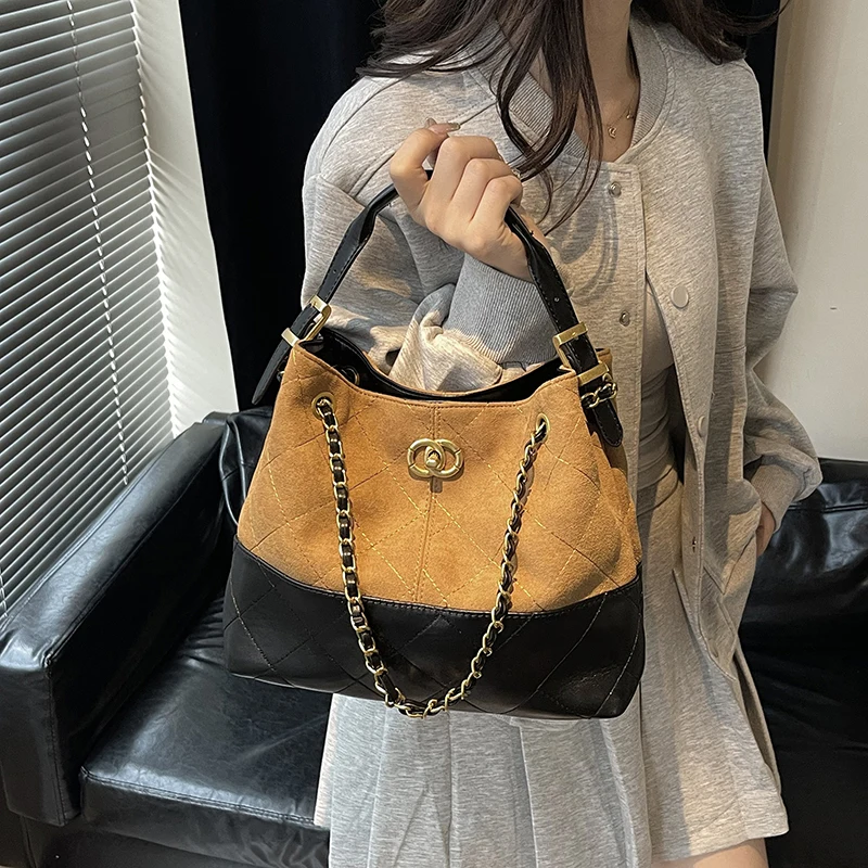 

Stylish Vintage Crossbody Handbag With Unique Letter Logo And Trendy Finish Ideal For Business And Commuter