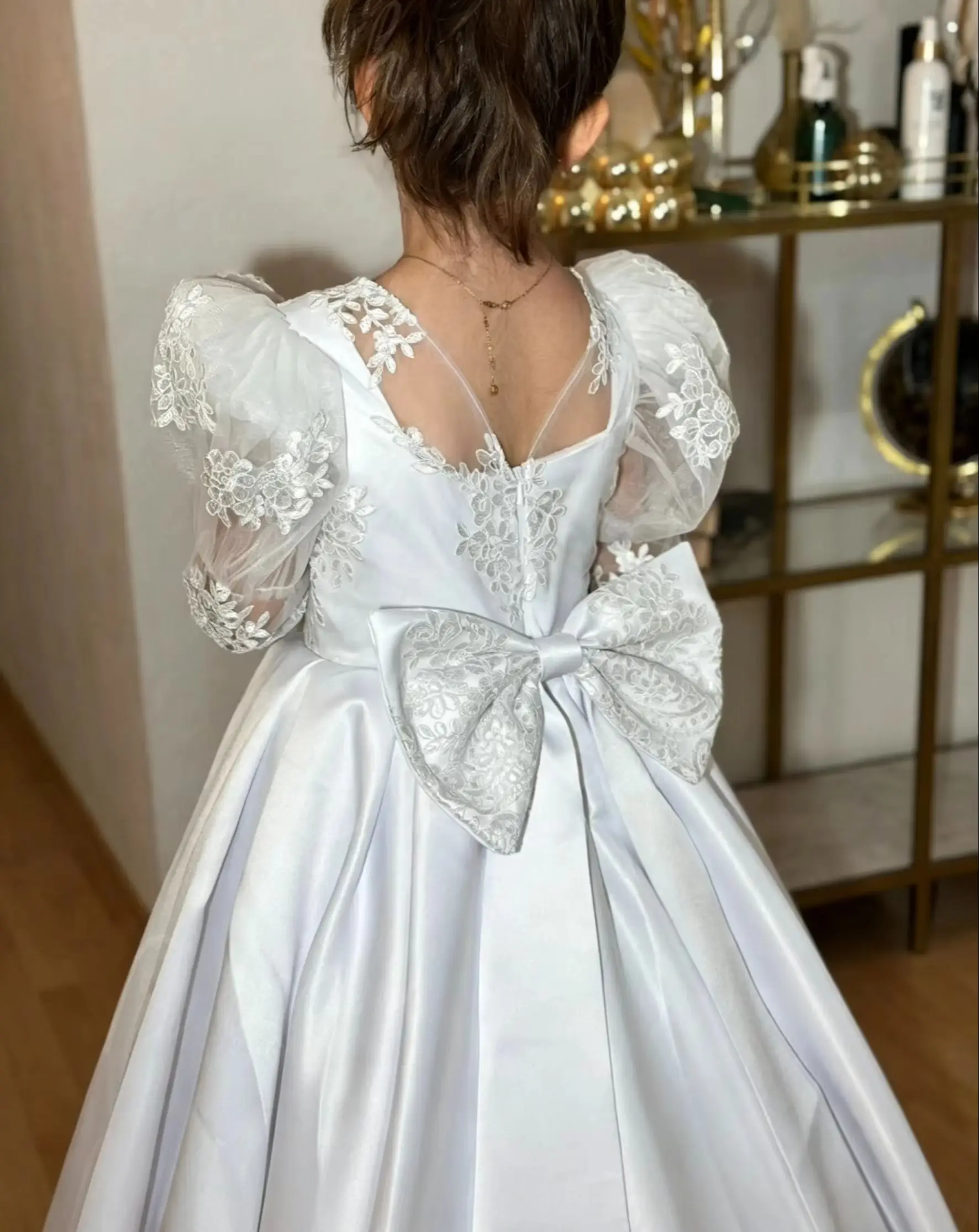 

White Satin Customized Flower Girl Dress For Wedding Lace Floor Length With Bow Puffy Cute Kids Birthday First Communion Gown