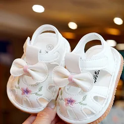 Sandali da bambina flessibili antiscivolo Bowknot ricamo fiore estate appartamenti scarpe da bambino per Casual quotidiano