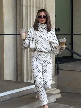 HH Woman Autumn Long Sleeves Turtleneck Zipper With Pockets Drawstring Casual Coats Women Fashion Polka Dot Printed Jacket 3