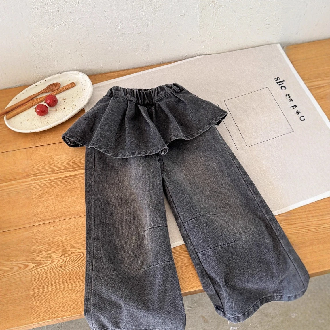 

Girl Skirt 2025 Autumn New Children's Clothing Korean Style Girl Baby Fashion Flouncy Fart Curtain Jeans Casual Daily Simple