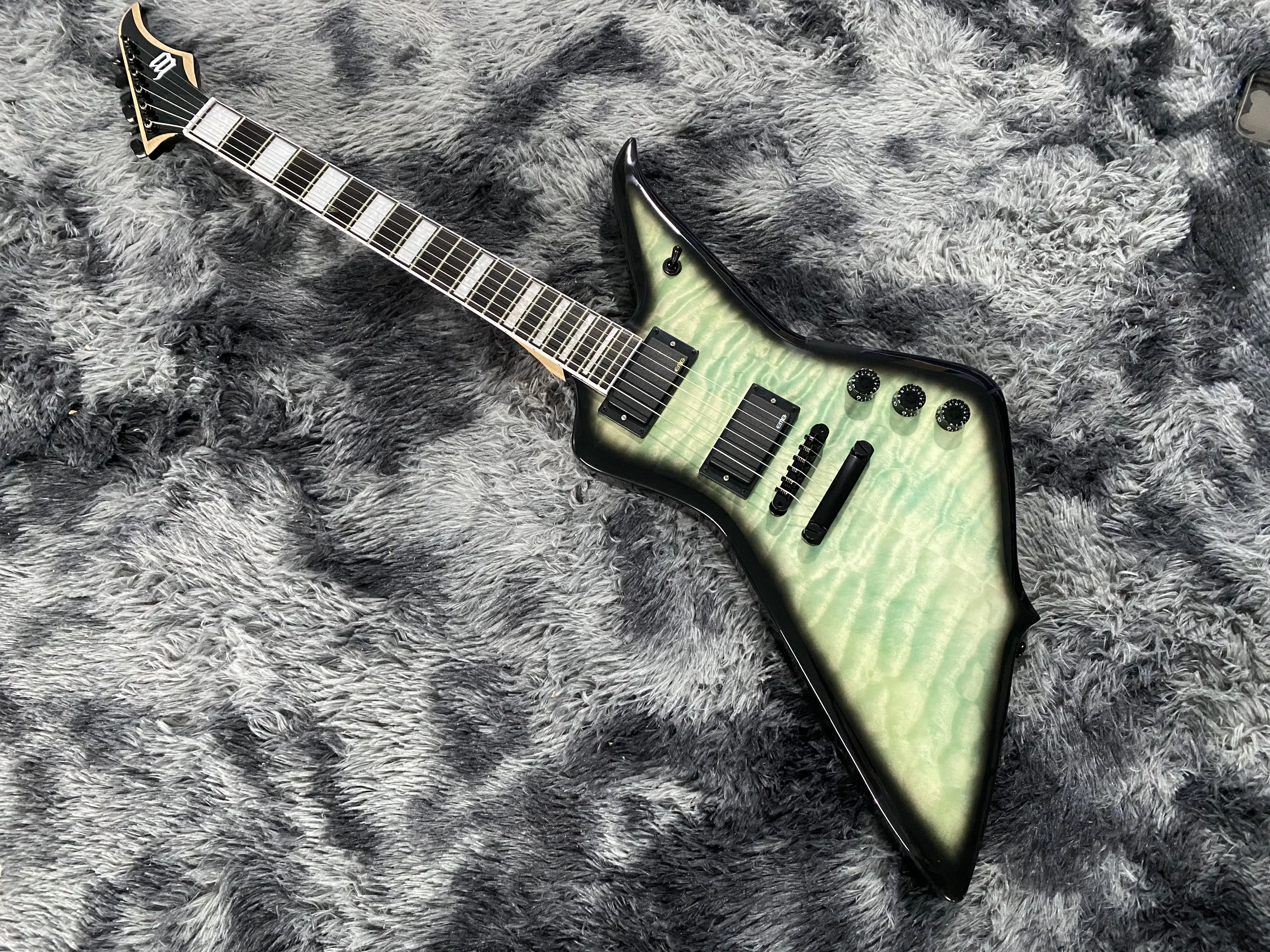 China electric guitar green color Goose type water ripple Factory direct sales can be customized Free shipping