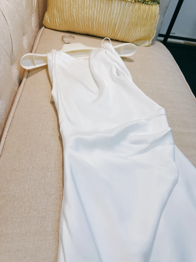 Ele Satin Fi Tail Dr Pure Want Vaion Sle Weißer, schulterfreier Rock mit hoher Taille und A-Linie ohne Sves-Seitenreißverschluss