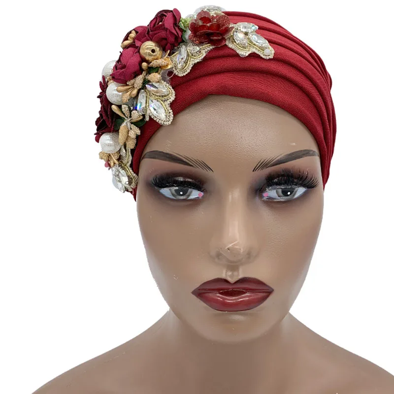 Turbante plisado con flores y diamantes de imitación para mujer, gorro elegante para la cabeza, pañuelo para la cabeza, gorro para fiesta