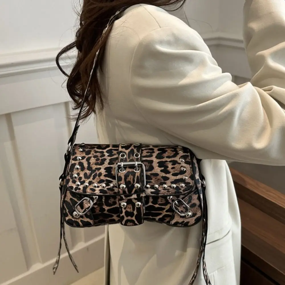 

Fashion Punk Style Y2K Armpit Bag American Style Sweet Cool Rivet Shoulder Bag Large Capacity Handbag Underarm Bag Spicy Girls