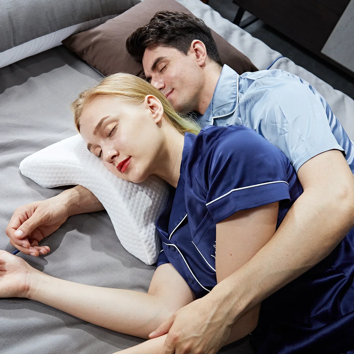 Hot Sleeping Pillow Couple Pillow Arm Pillow Slow Rebound Pressure Cuddle Pillow Memory Foam Travel Arched Shaped U Pillow