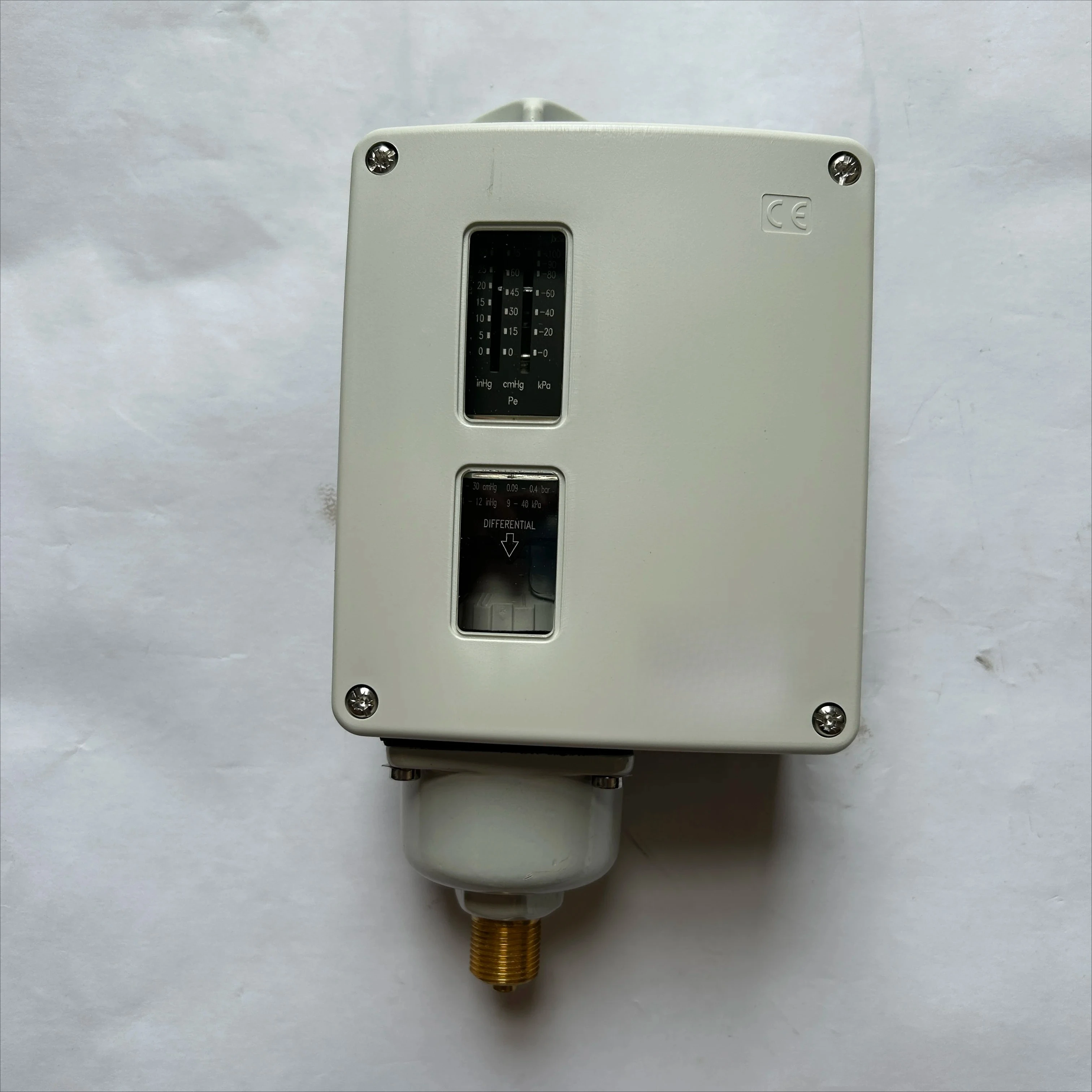 New and Original PLC Relay or Switch Module 017-521566 RT121