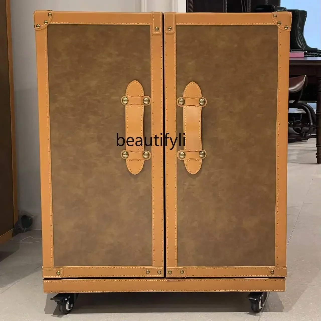 

H5556 American medieval retro leather case, a few cabinets on the side of the coffee table, cigar bar, wine cabinet