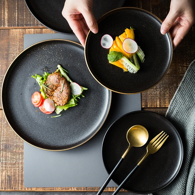 Black restaurant zeitschriften plates
