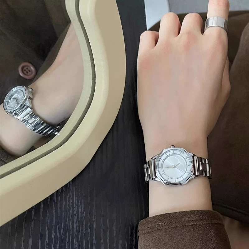 2025 waterproof quartz watch birthday gift simple cold wind classic trend women's watch elegant and simple