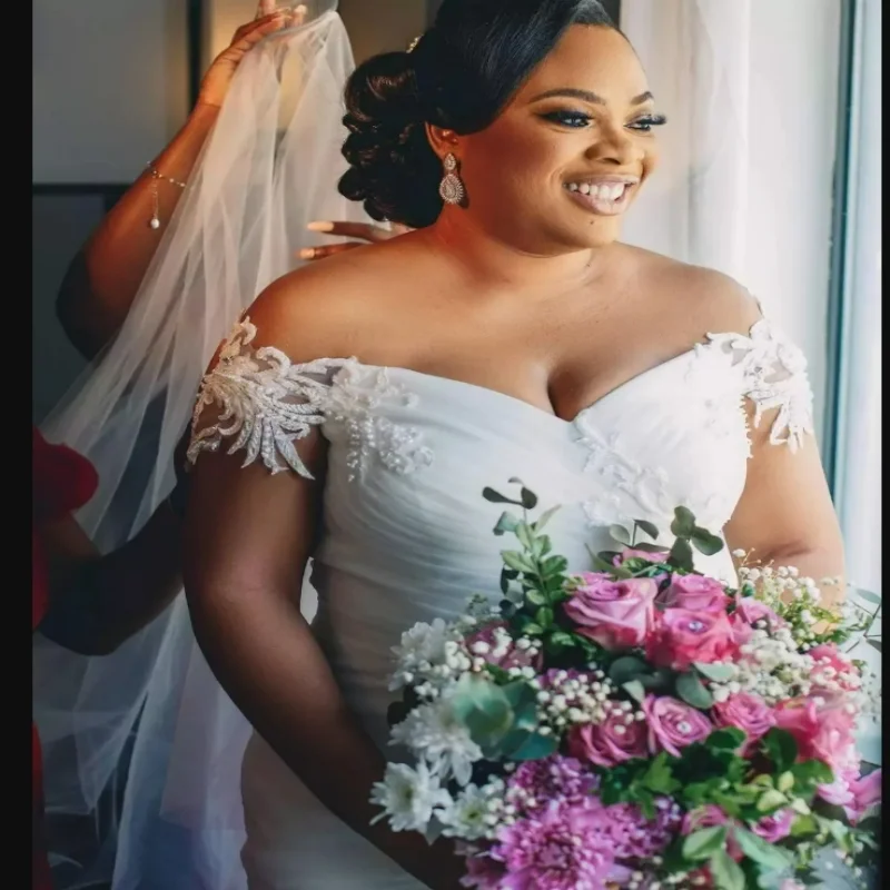 맞춤형 아플리케 오프 숄더 플러스 사이즈 웨딩 드레스 Vestidos De Novia Organza Tiers 아프리카 신부 가운