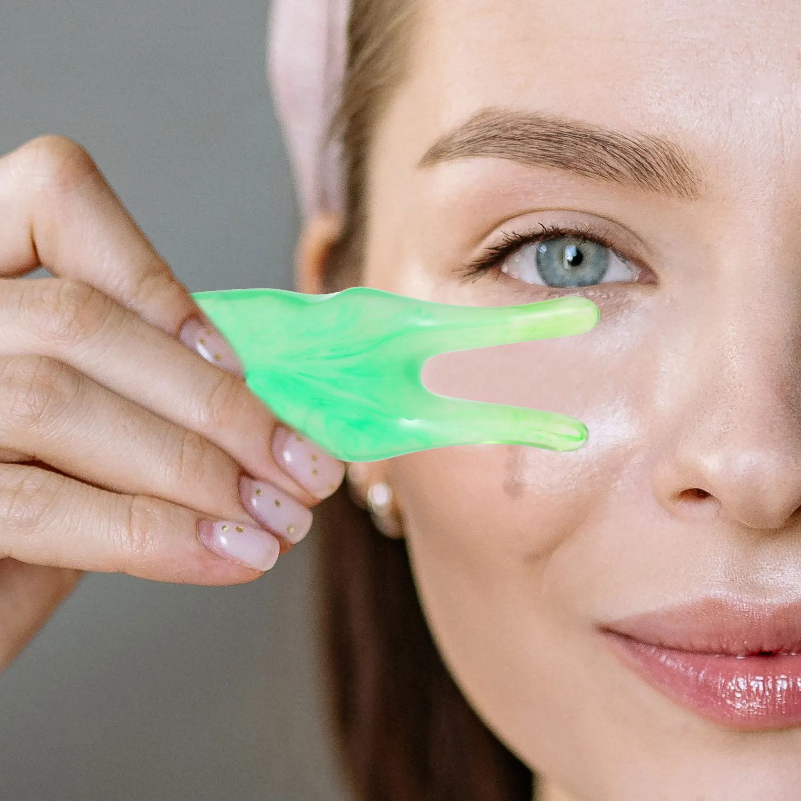 

1Set Scraping Fork Massage Comb for Face and Scalp Multifunctional Head Acupuncture Tool for Skin Tightening and Eye