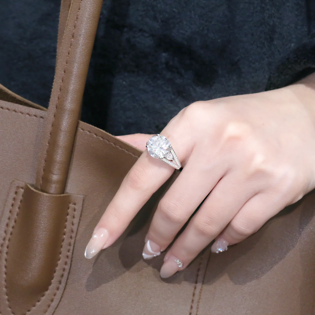 

AMGROCK 5CT Moissanite Ring for Women, S925 Sterling Silver, Hypoallergenic, Wedding and Engagement Ring, Women's Jewelry Gift