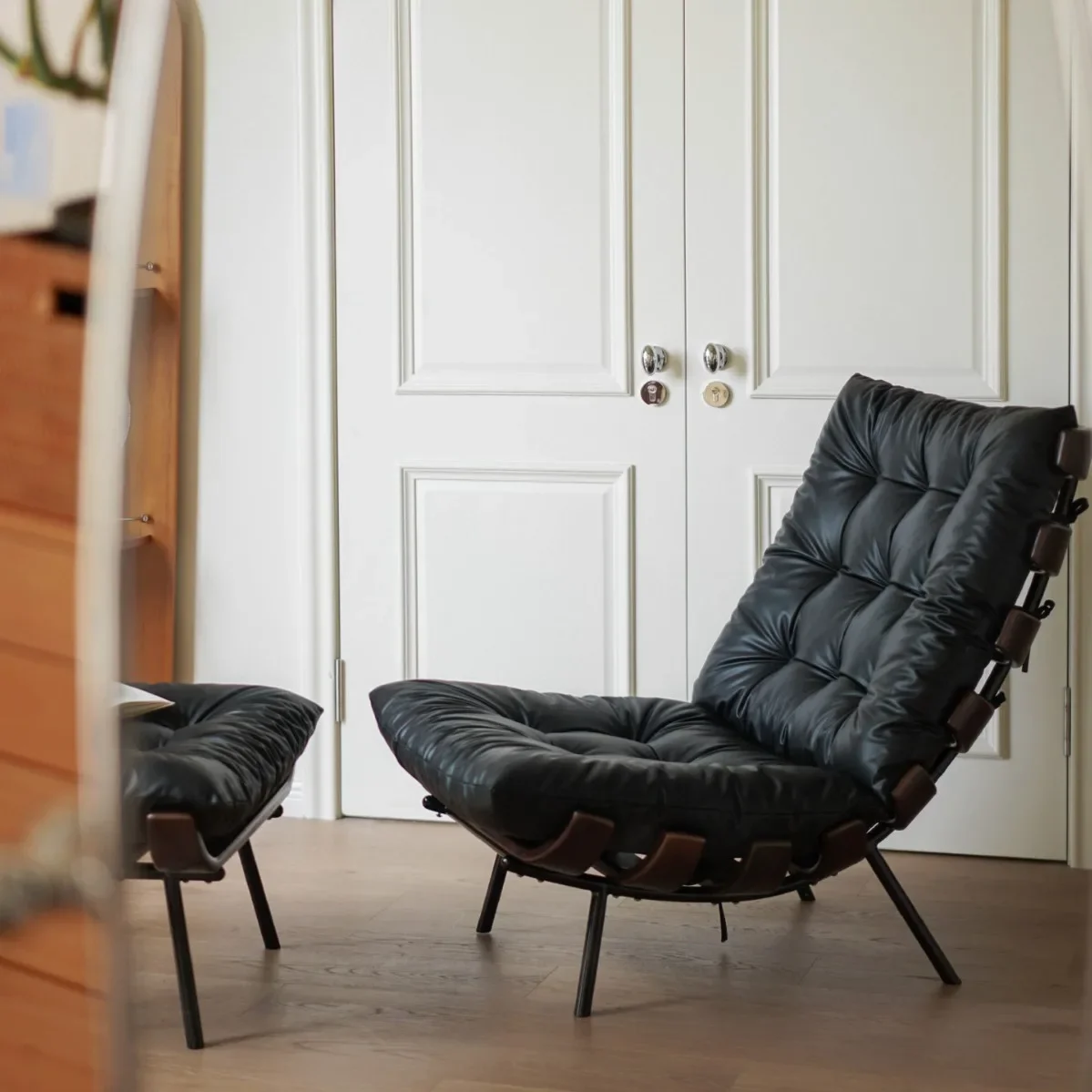 Vintage Italian wabi **** leisure chair solid wood minimalist backrest single chair living room balcony office single sofa recli